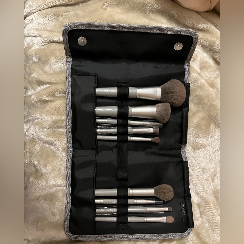 Sephora makeup brushes 🤍